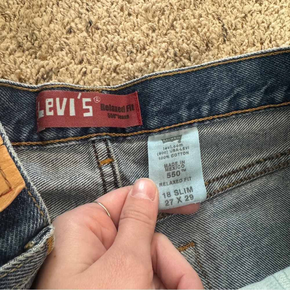Vintage Relaxed Fit Levi’s 550 - Picture 4 of 13